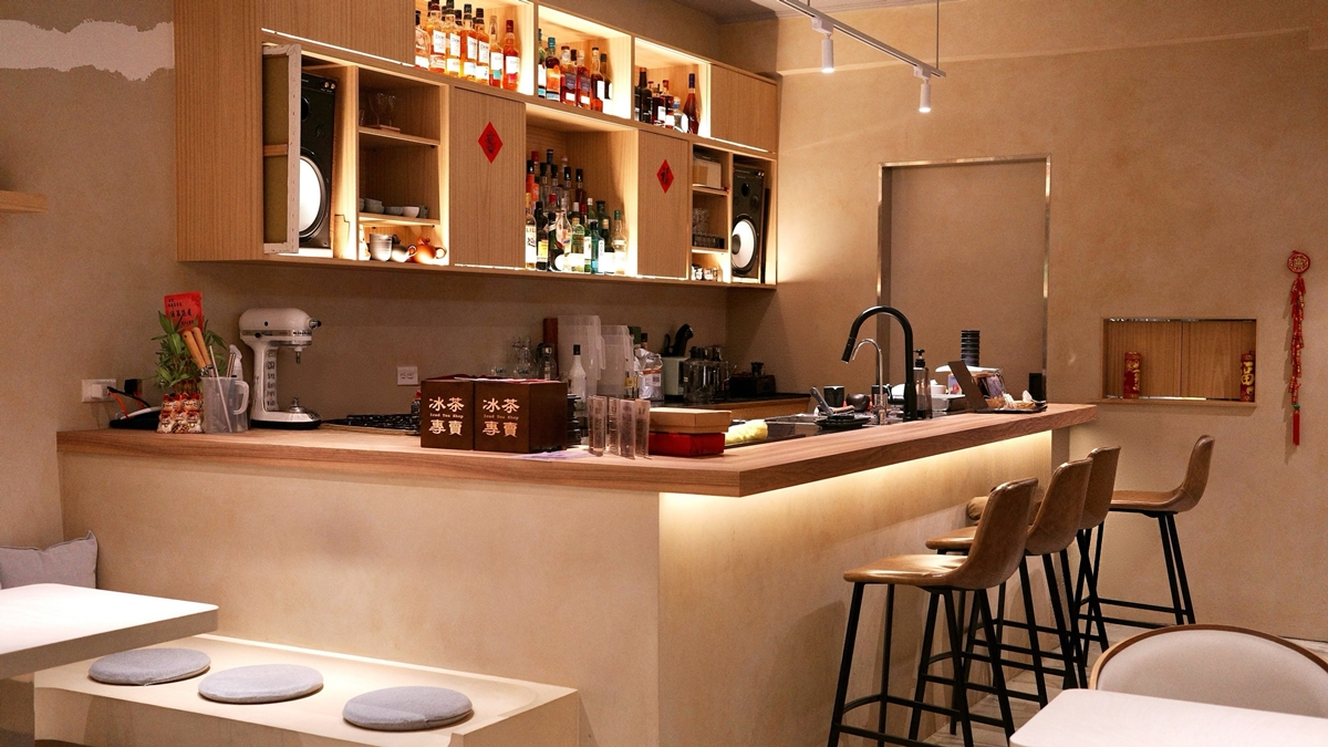 西門町「深夜遊樂場」85折！彈珠台、彈跳床變甜點，必吃爆漿泡芙、跳跳糖巴斯克