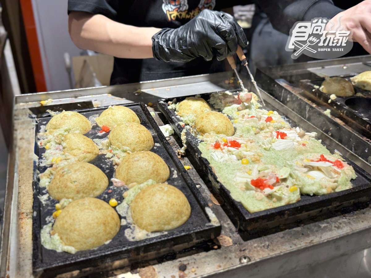 超夯「巨無霸章魚燒」買一送一!塞滿10種料+東泉辣醬太狂,加碼19元爽吃 超夯「巨無霸章魚燒」買一送一!塞滿10種料+東泉辣醬太狂,加碼19元爽吃