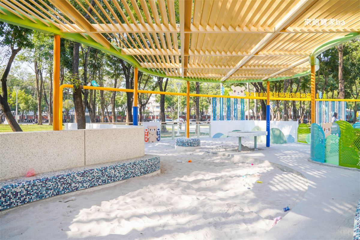 高雄全新「熊熊主題公園」開放！森林熊城堡溜滑梯超萌，遊戲設施一次看