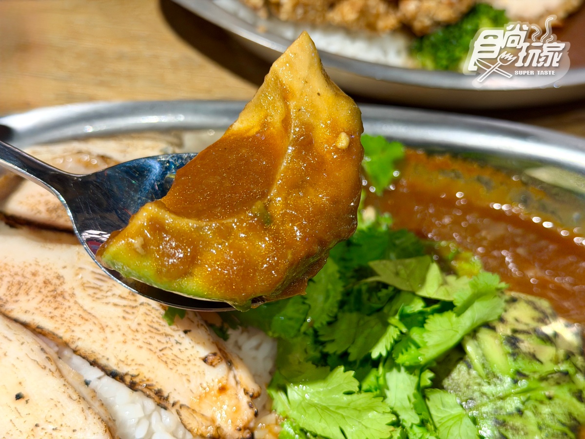 免費吃帝王蟹、莫恩布丁４選１！190元開吃「大分量咖哩」，再附手搖＋太陽蛋