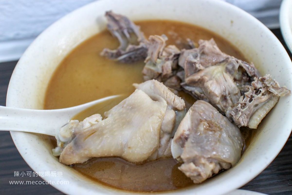 通通排隊夯翻！南機場夜市８必吃：限量草莓麻糬、高CP值三拼飯、米其林潤餅