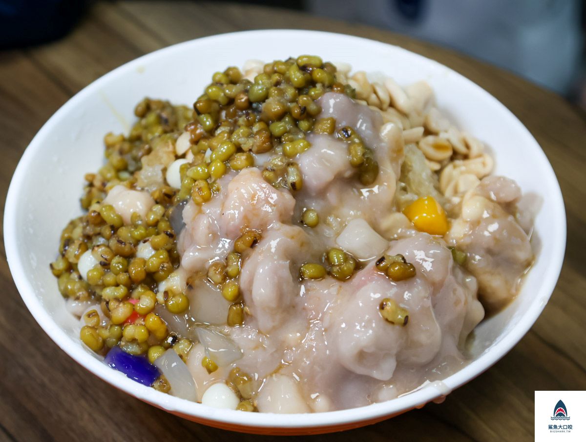 通通排隊夯翻！南機場夜市８必吃：限量草莓麻糬、高CP值三拼飯、米其林潤餅