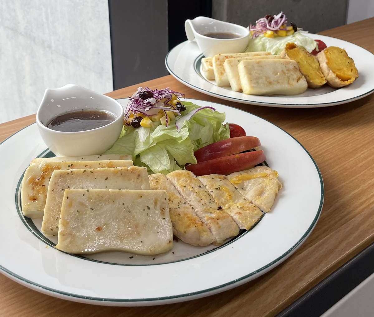 麥味登首推「蛋白漢堡」太狂！２層蛋白磚＋嫩雞超搭，加碼Q Burger買一送一