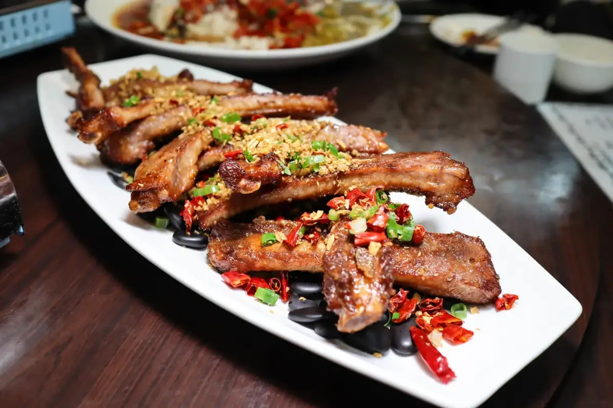 你可曾在雪山救過一隻狐狸？網瘋傳「醬板鴨」迷因是什麼？台北８家湘菜推薦