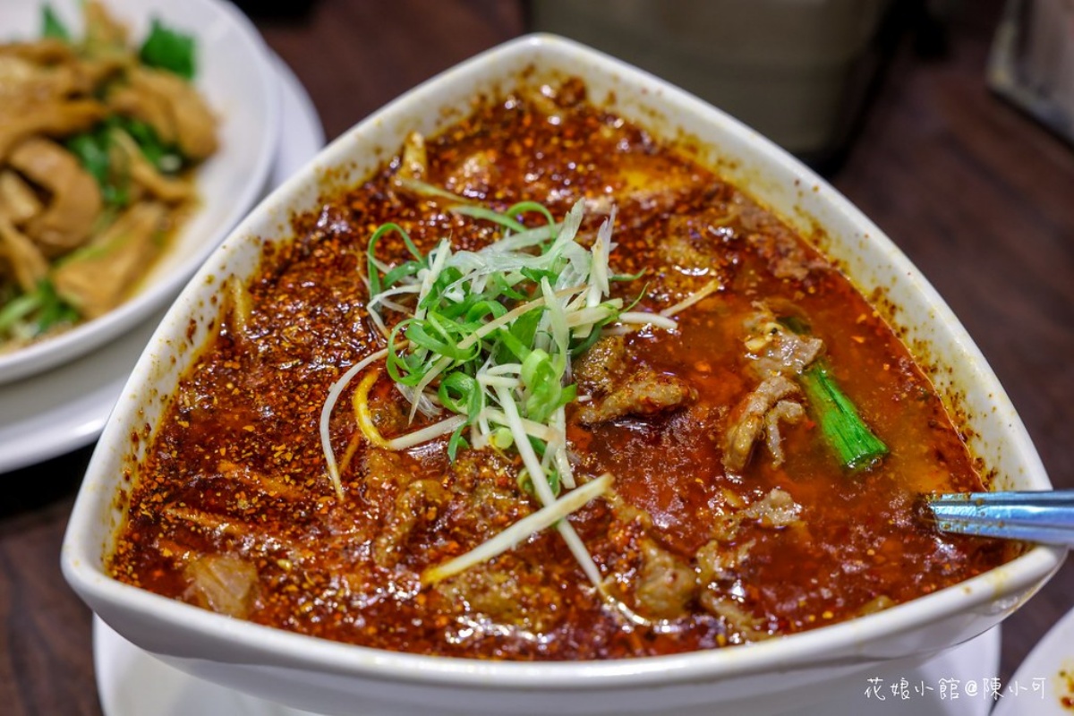 你可曾在雪山救過一隻狐狸？網瘋傳「醬板鴨」迷因是什麼？台北８家湘菜推薦