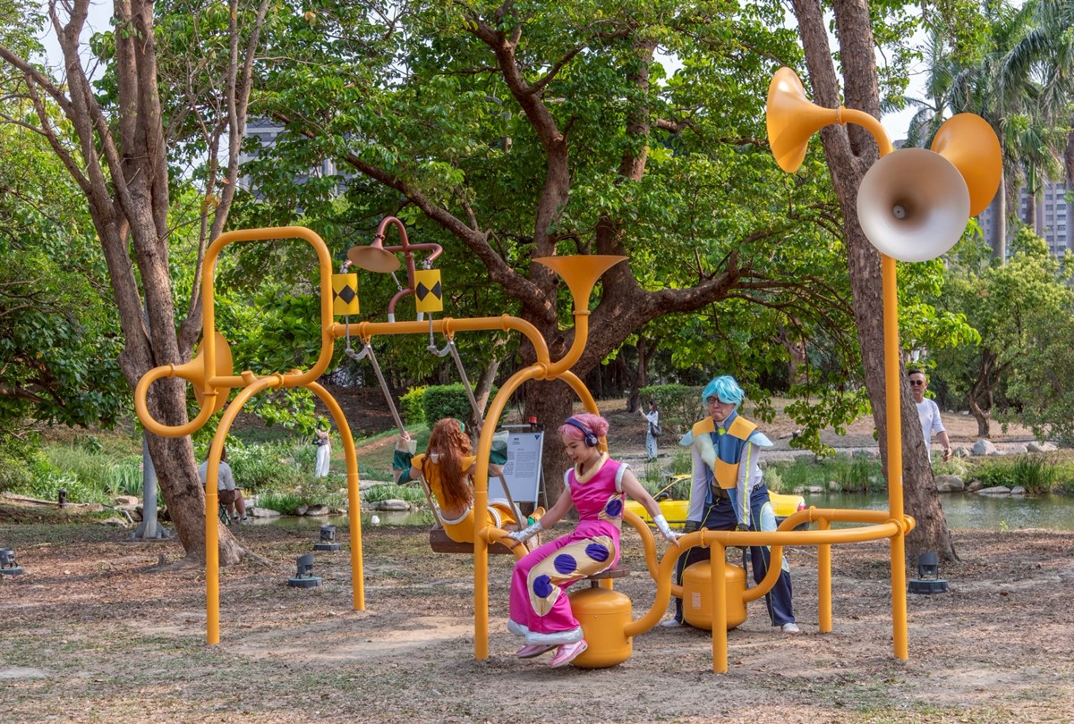 高雄最新免費打卡景點!舊家電變摩天輪、旋轉木馬,泡水計程車紅到上新聞 高雄最新免費打卡景點!舊家電變摩天輪、旋轉木馬,泡水計程車紅到上新聞