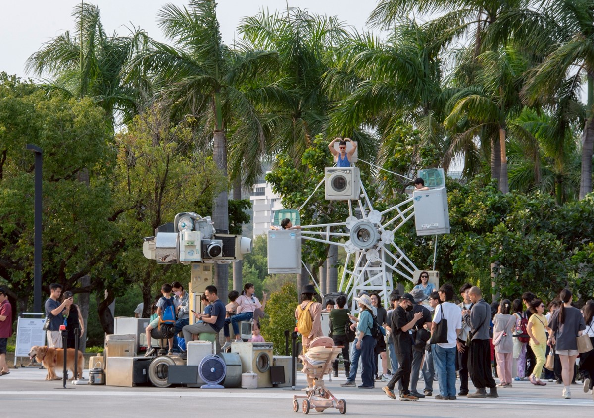 高雄最新免費打卡景點!舊家電變摩天輪、旋轉木馬,泡水計程車紅到上新聞 高雄最新免費打卡景點!舊家電變摩天輪、旋轉木馬,泡水計程車紅到上新聞