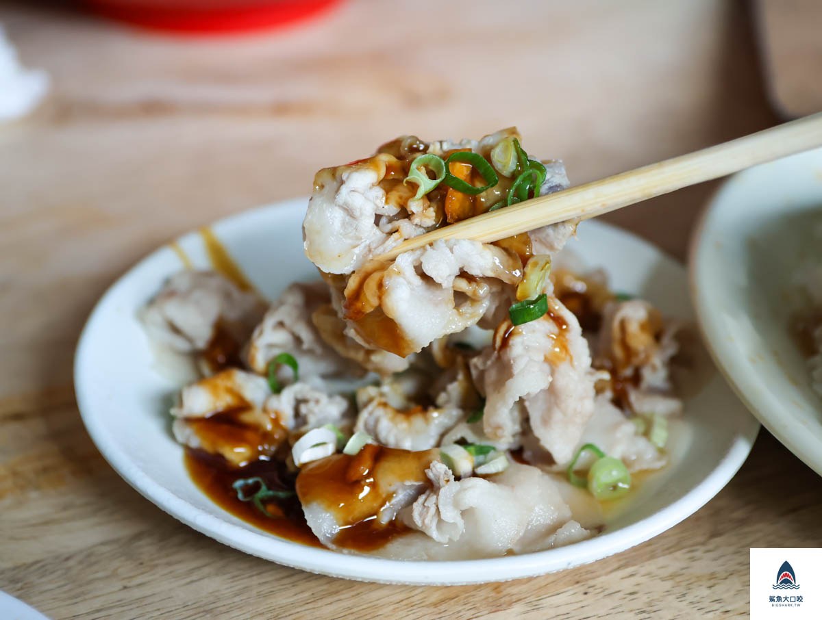 台中人也在排！北屯小吃＋伴手禮11家：手切火雞肉飯、超欠吃臭豆腐、蛋糕界金莎