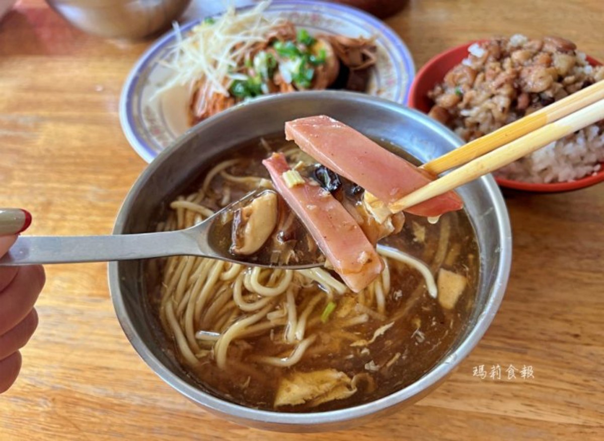 台中人也在排！北屯小吃＋伴手禮11家：手切火雞肉飯、超欠吃臭豆腐、蛋糕界金莎