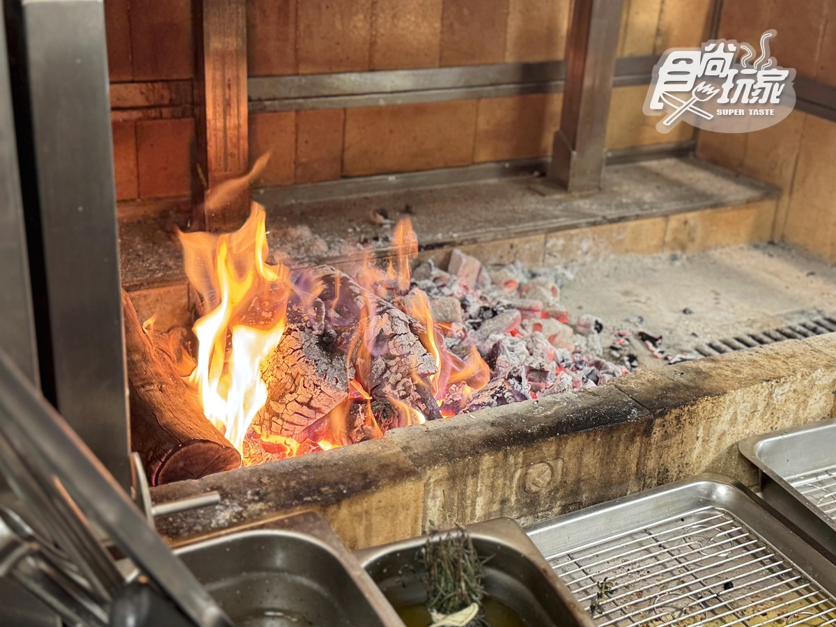 全台第1間「360度沉浸式餐廳」!176元起爽吃炭烤牛排,壽星免費送蛋糕 全台第1間「360度沉浸式餐廳」!176元起爽吃炭烤牛排,壽星免費送蛋糕