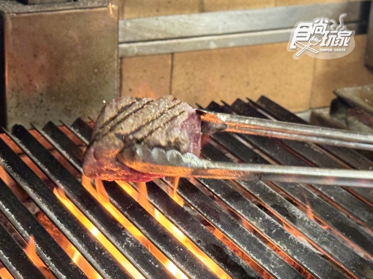 全台第1間「360度沉浸式餐廳」!176元起爽吃炭烤牛排,壽星免費送蛋糕 全台第1間「360度沉浸式餐廳」!176元起爽吃炭烤牛排,壽星免費送蛋糕