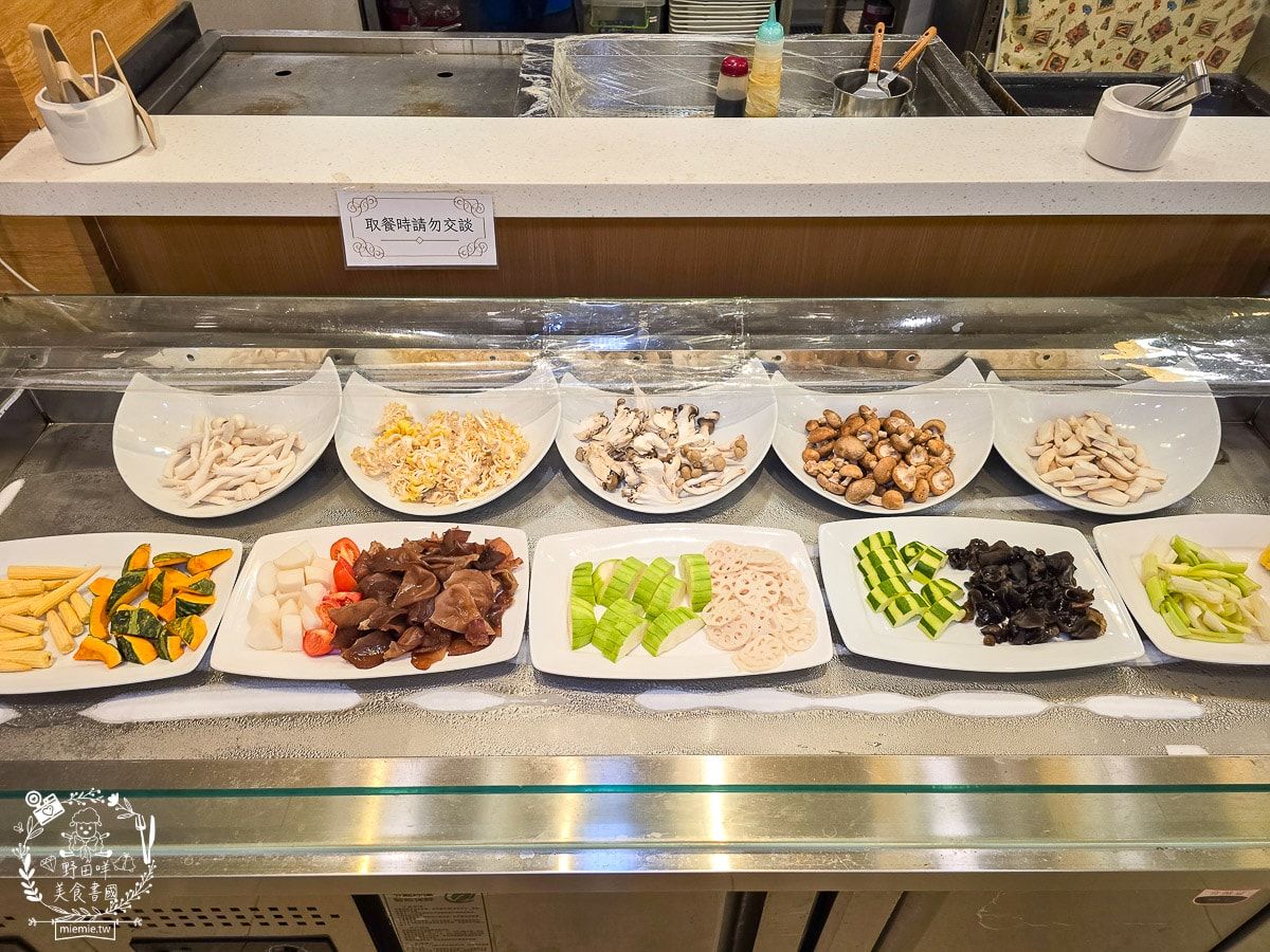 高雄398元「素食吃到飽」藏這!免收服務費,自助餐菜色、蔬食火鍋無限吃 高雄398元「素食吃到飽」藏這!免收服務費,自助餐菜色、蔬食火鍋無限吃