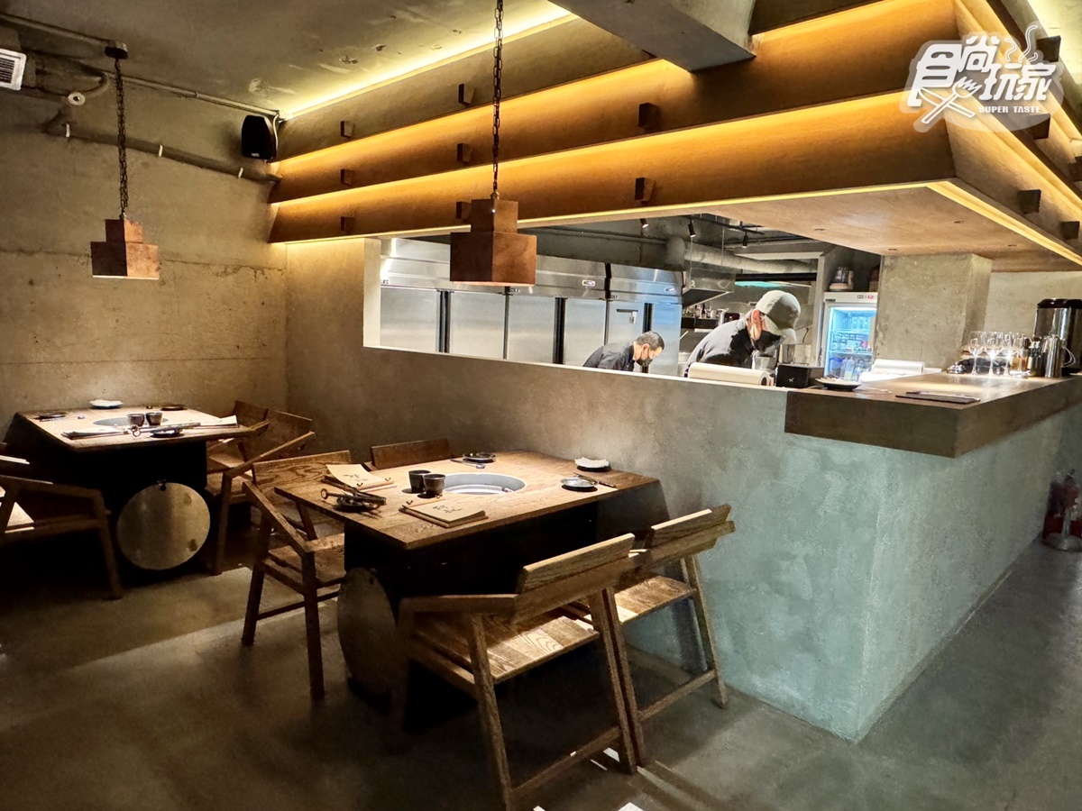 新竹排隊燒肉插旗台北！「阿叔燒肉」進軍東區，金箔松露炒飯、夢幻鑽石牛舌大推