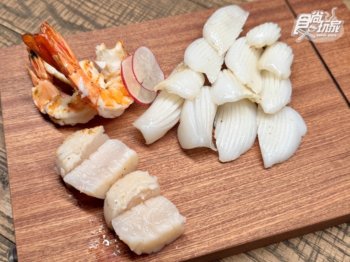 新竹排隊燒肉插旗台北！「阿叔燒肉」進軍東區，金箔松露炒飯、夢幻鑽石牛舌大推