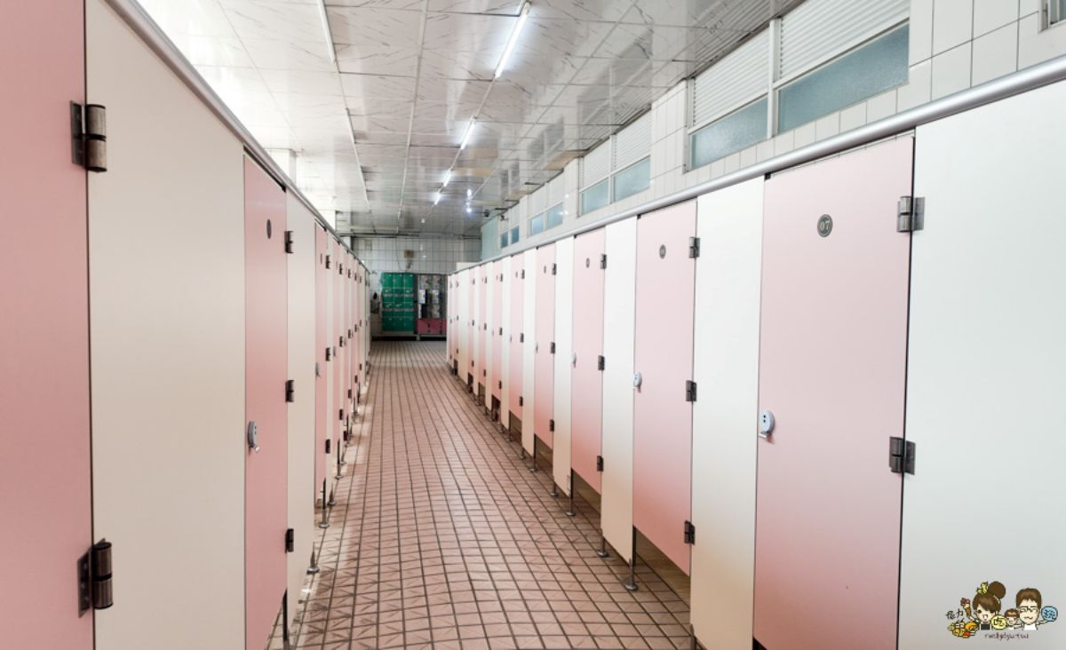 高雄最大室內水樂園!嗨玩360度滑水道、水上海盜船,購票省錢管道看這邊 高雄最大室內水樂園!嗨玩360度滑水道、水上海盜船,購票省錢管道看這邊