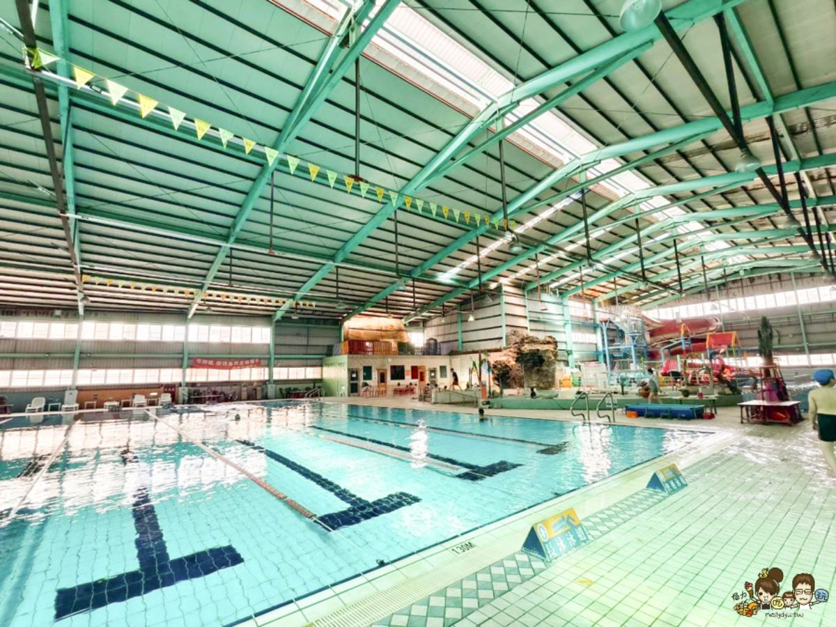 高雄最大室內水樂園!嗨玩360度滑水道、水上海盜船,購票省錢管道看這邊 高雄最大室內水樂園!嗨玩360度滑水道、水上海盜船,購票省錢管道看這邊