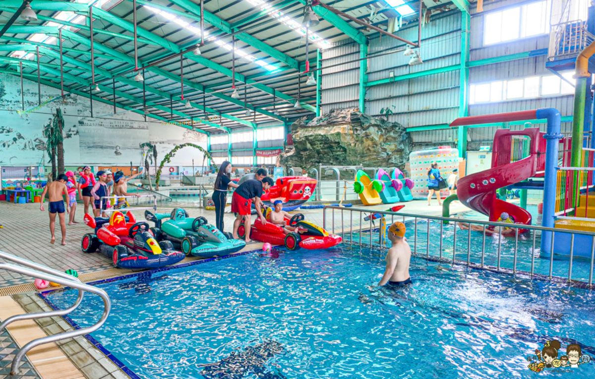 高雄最大室內水樂園!嗨玩360度滑水道、水上海盜船,購票省錢管道看這邊 高雄最大室內水樂園!嗨玩360度滑水道、水上海盜船,購票省錢管道看這邊