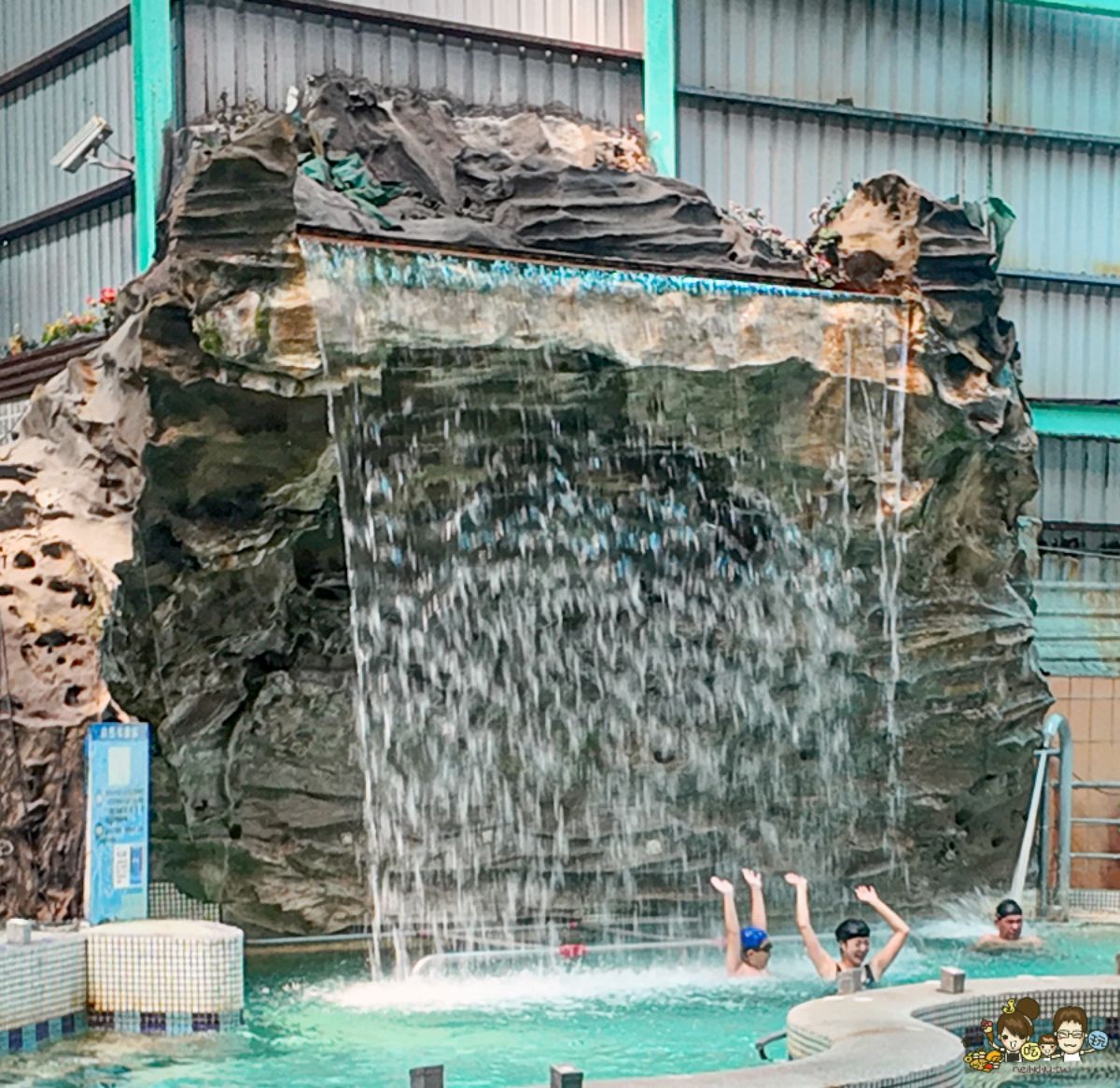 高雄最大室內水樂園!嗨玩360度滑水道、水上海盜船,購票省錢管道看這邊 高雄最大室內水樂園!嗨玩360度滑水道、水上海盜船,購票省錢管道看這邊