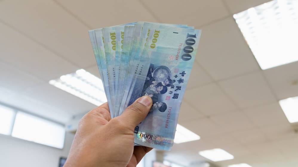 政府發錢了！戒菸成功最高可領到８萬元獎金，這縣市再加碼5000元