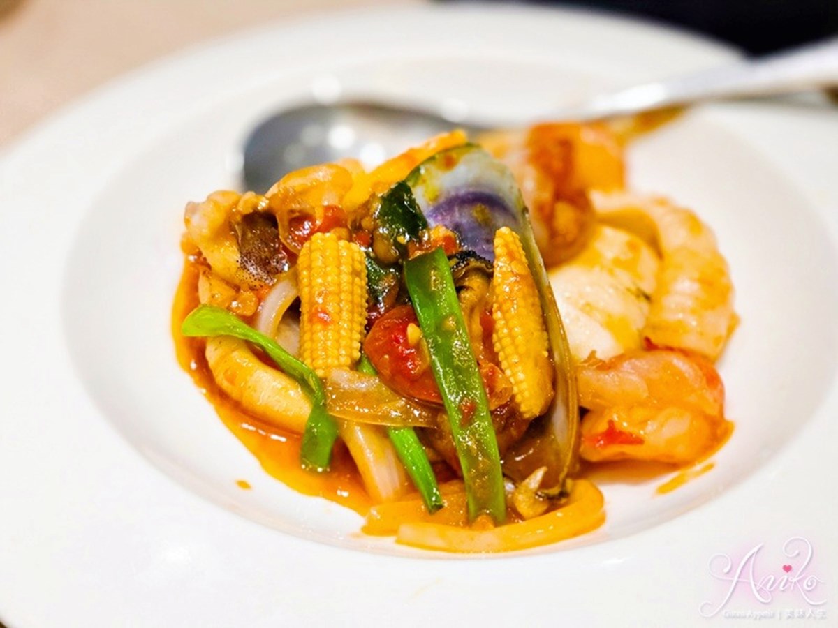 信義區最狂「泰式吃到飽」!40款海鮮熱炒、咖哩、甜點暢吃,899元無限嗑 信義區最狂「泰式吃到飽」!40款海鮮熱炒、咖哩、甜點暢吃,899元無限嗑