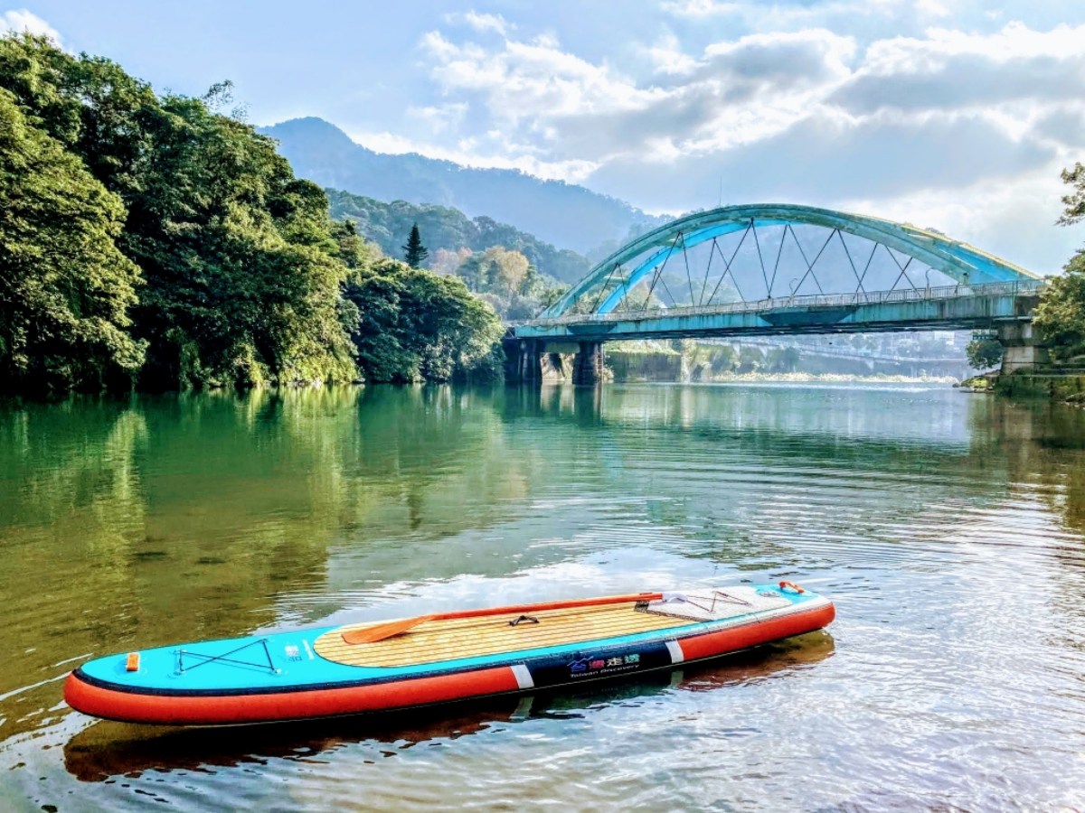 螢火蟲季６玩法！划SUP＋看螢河、住露營車賞五月雪，親子放電、美拍行程一次收