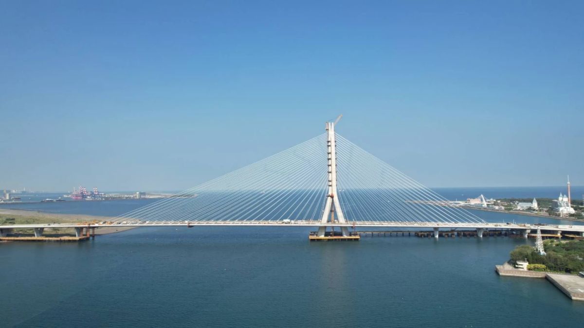 50元無限次數搭輕軌！新北捷運「淡江大橋紀念票」4/16開搶，２款造型搶先看