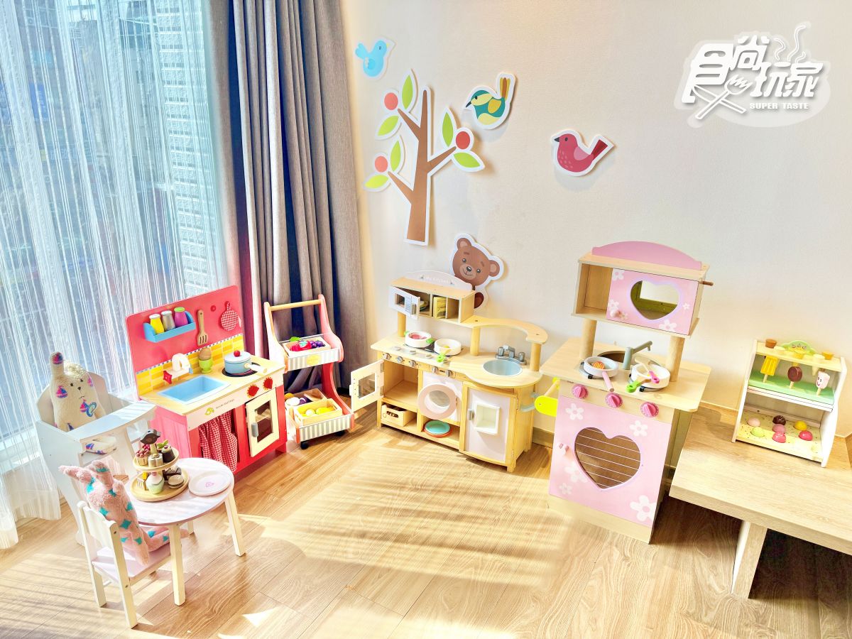 房間裡全是玩具！捷絲旅高雄站前館開箱：入住親子房免費送積木車車、零食包