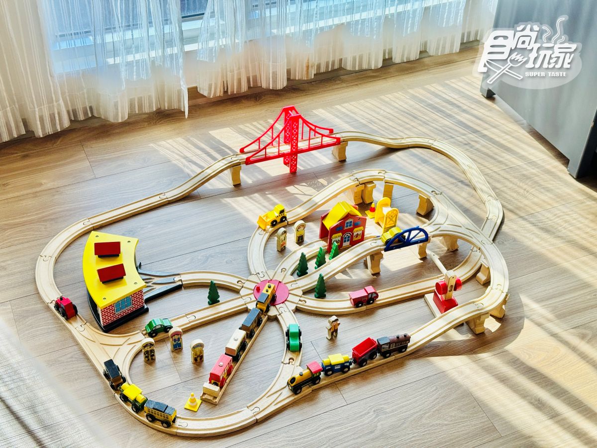 房間裡全是玩具！捷絲旅高雄站前館開箱：入住親子房免費送積木車車、零食包