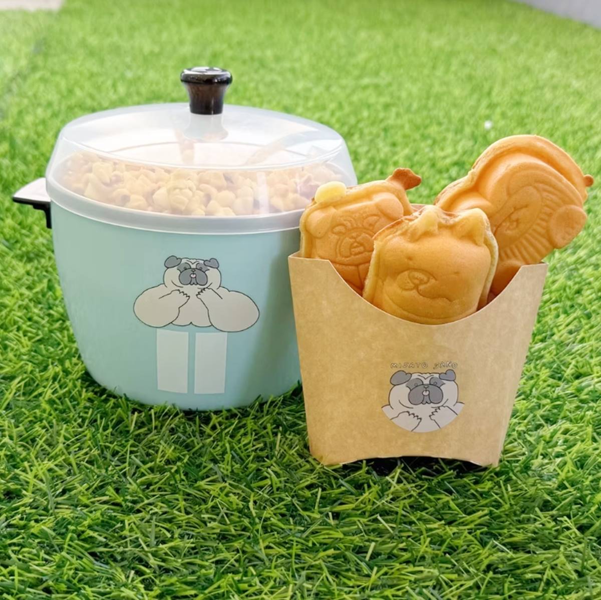 巨大胖博美狗狗出沒！「看海美術館」全新展覽免費拍，療癒動物雕塑搶先看