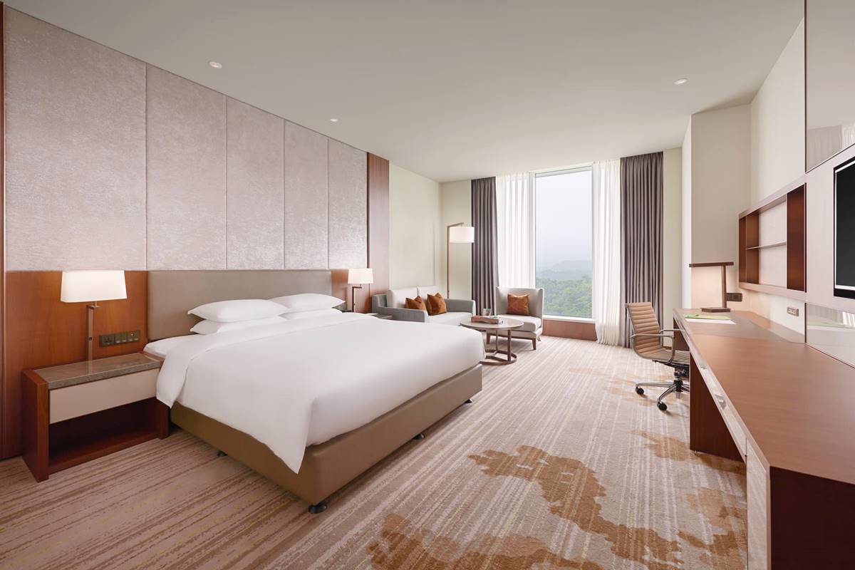 ４人同行１人免費！台北吃到飽「沖繩美食季」登場，下午茶第２位半價