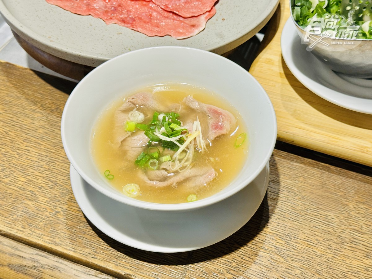 ４人同行１人免費！台北吃到飽「沖繩美食季」登場，下午茶第２位半價