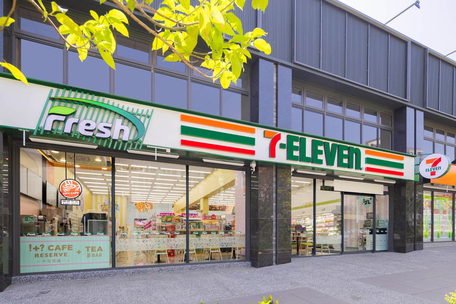 小七又發威！7-11全台首間「DAISO大創專區」，千款商品49元起、24小時開逛