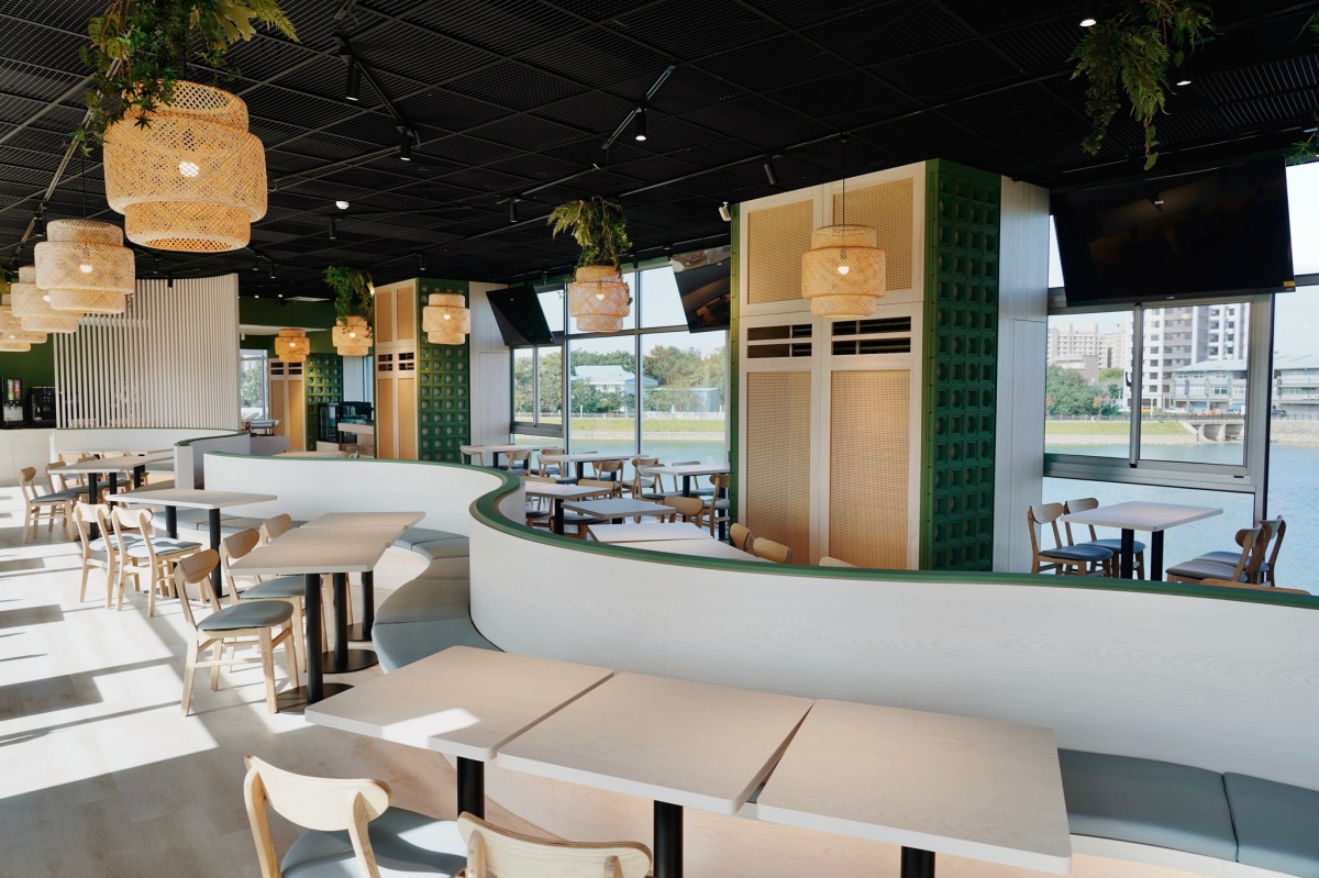 下午茶399元吃到飽！「全台最美湖景餐廳」新登場，熱食、海鮮、甜點無限夾