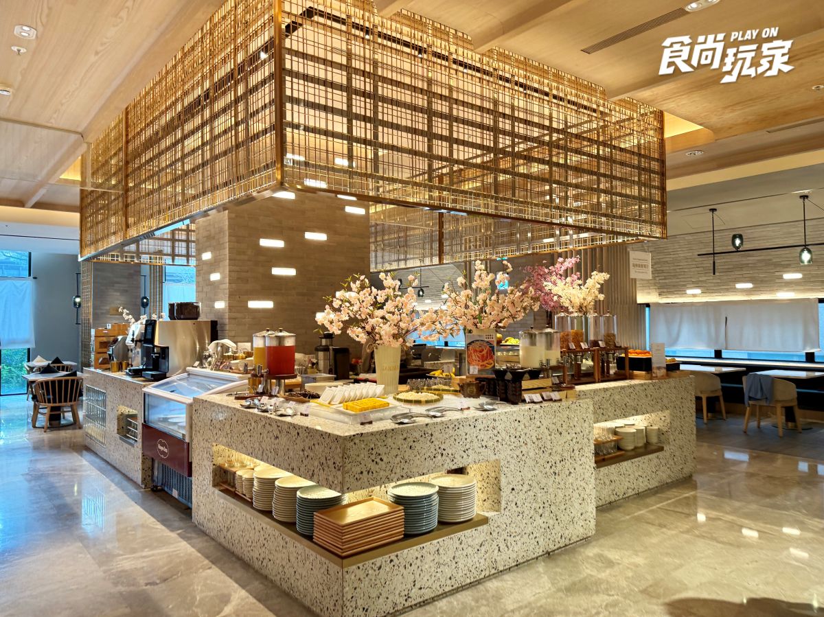 豪華早餐吃到飽！高雄日航酒店開箱：入住家庭房、美拍空中泳池、享受三溫暖