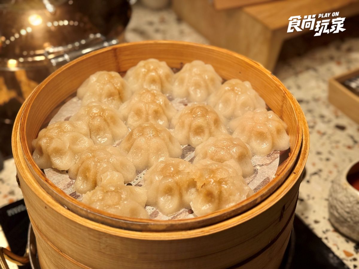 豪華早餐吃到飽！高雄日航酒店開箱：入住家庭房、美拍空中泳池、享受三溫暖