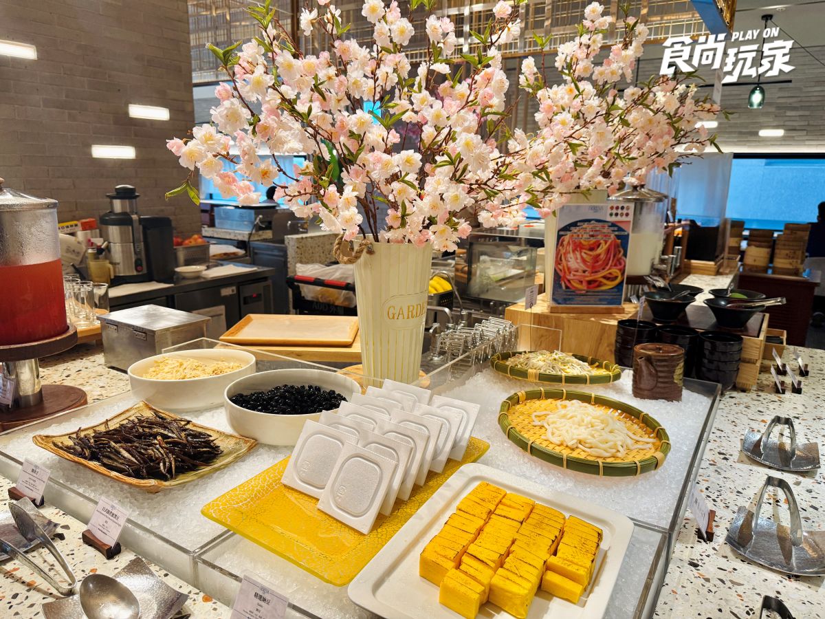 豪華早餐吃到飽！高雄日航酒店開箱：入住家庭房、美拍空中泳池、享受三溫暖