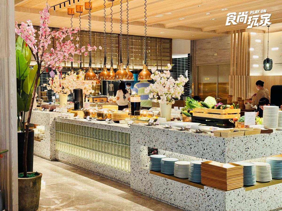 豪華早餐吃到飽！高雄日航酒店開箱：入住家庭房、美拍空中泳池、享受三溫暖