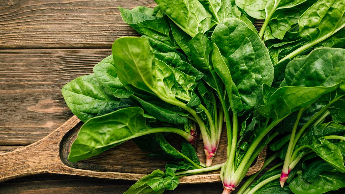 菠菜農藥殘留最多！醫曝「正確清洗法」順序錯就白做，加碼５料理補鐵又美味