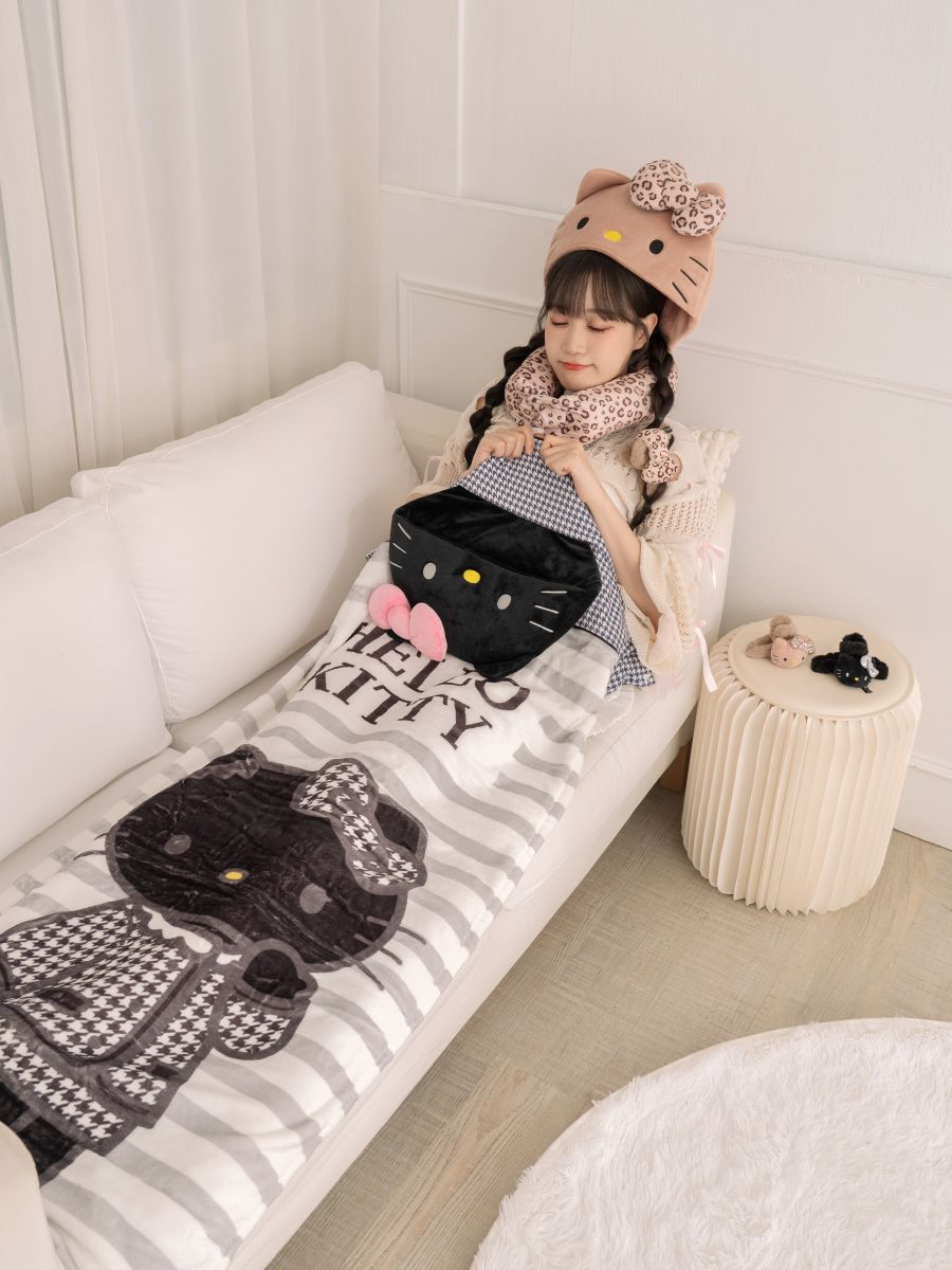 小七開賣超夯「長腿KITTY」！超過55款周邊最低79元起，必收吊飾、杯套