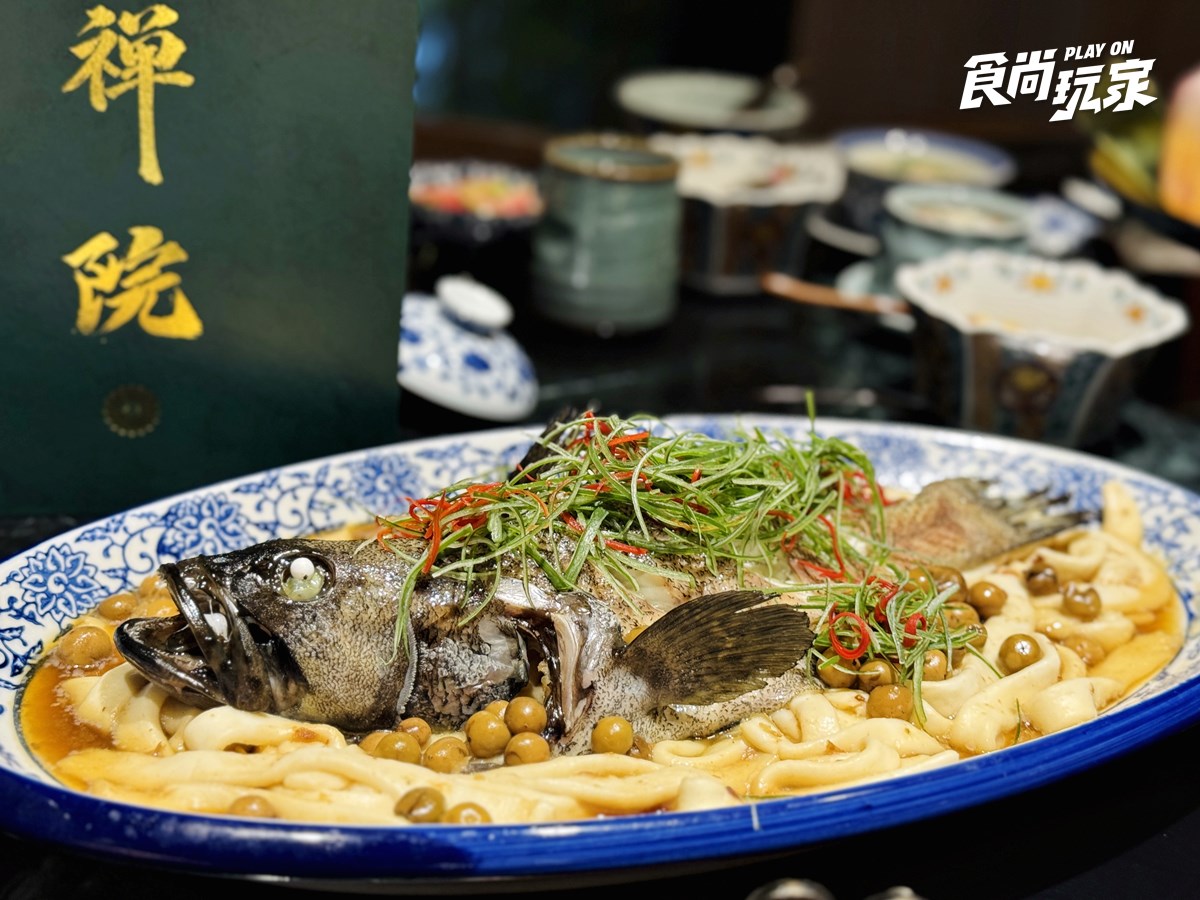 台北預約困難店＋1！「隱藏版壽喜燒」爽嗑米澤牛、帝王蟹，免費送康乃馨永生花