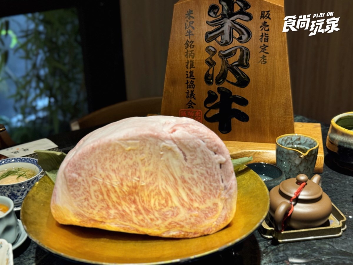 台北預約困難店＋1！「隱藏版壽喜燒」爽嗑米澤牛、帝王蟹，免費送康乃馨永生花