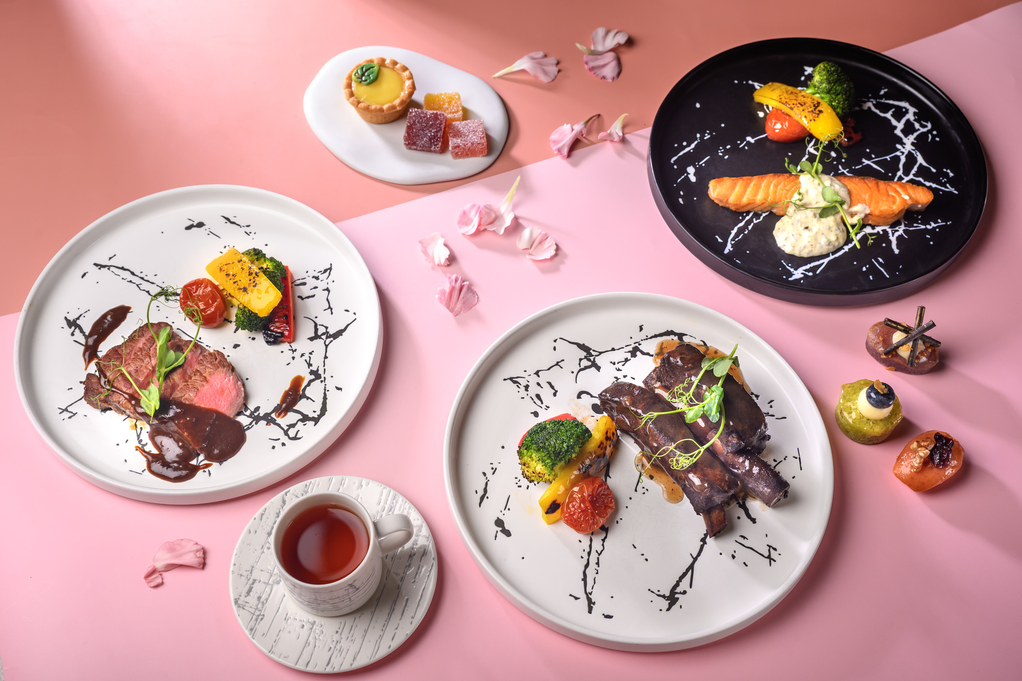 母親節５月吃到飽優惠！４人同行１人免費，免費送龍蝦、牛排（持續更新）