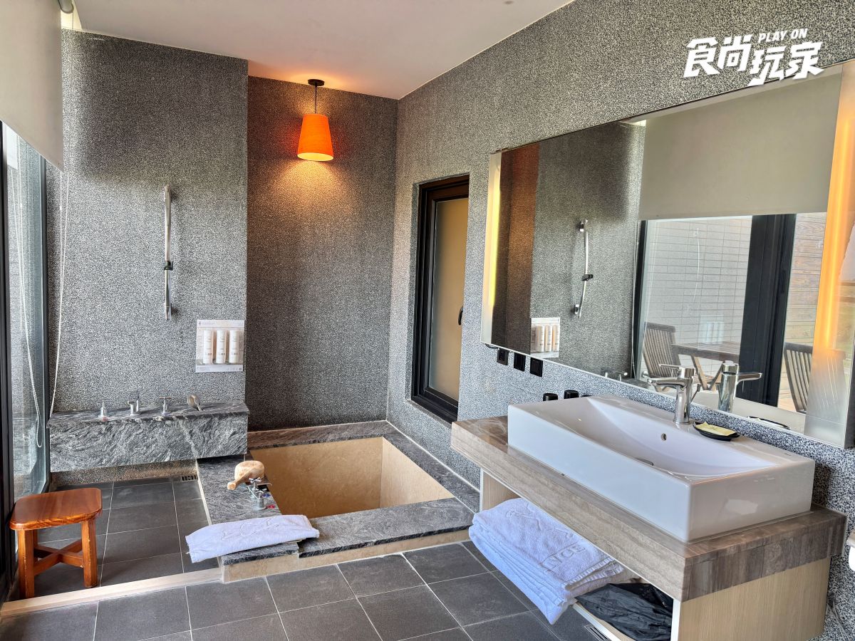 近距離互動水豚寶寶！入住宜蘭綠舞送斑比山丘門票＋禮包，春季旅展優惠開搶