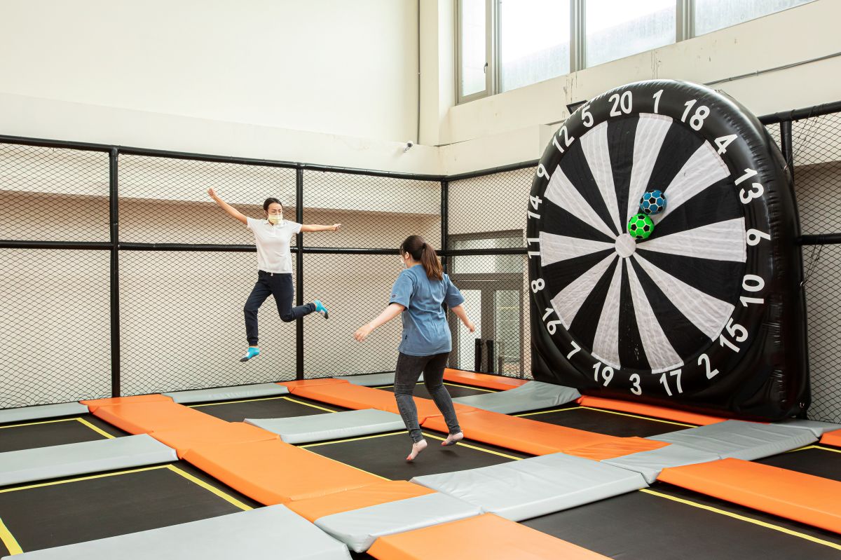 近距離互動水豚寶寶！入住宜蘭綠舞送斑比山丘門票＋禮包，春季旅展優惠開搶