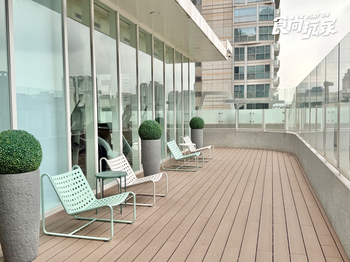 台中住宿推薦！「采寓」鄰近各大百貨、購物中心，享用全台最美公園咖啡