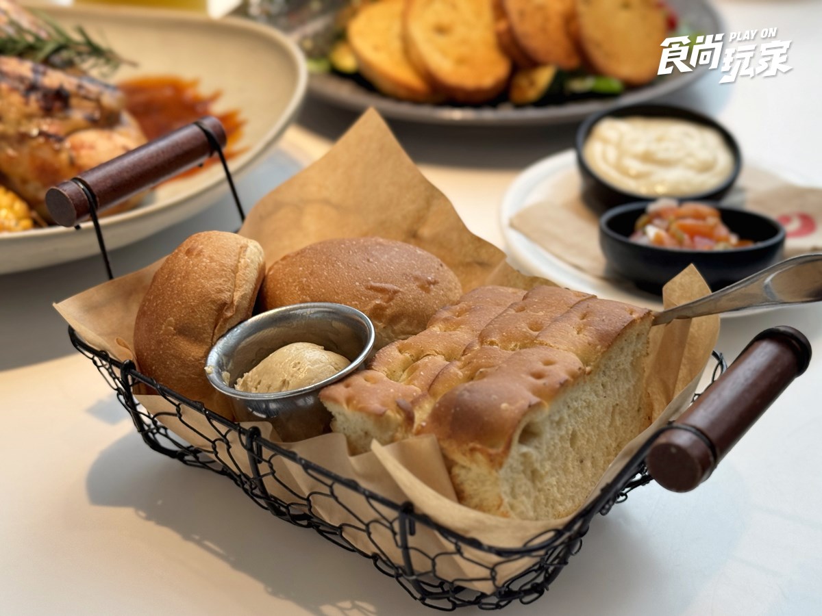 貳樓免費送「熔岩雞腿排冷麵」！歐式麵包、飲料無限續，壽星爽吃爆漿布朗尼