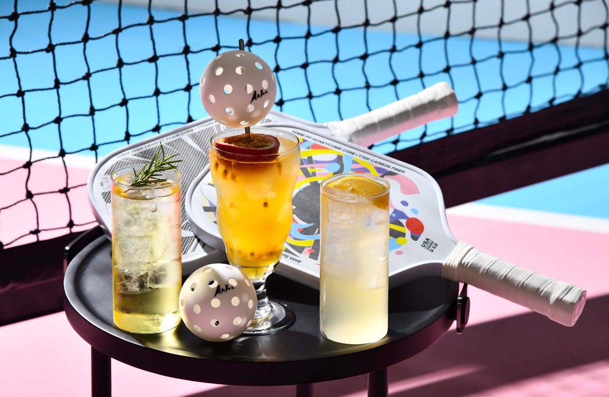 貳樓免費送「熔岩雞腿排冷麵」！歐式麵包、飲料無限續，壽星爽吃爆漿布朗尼