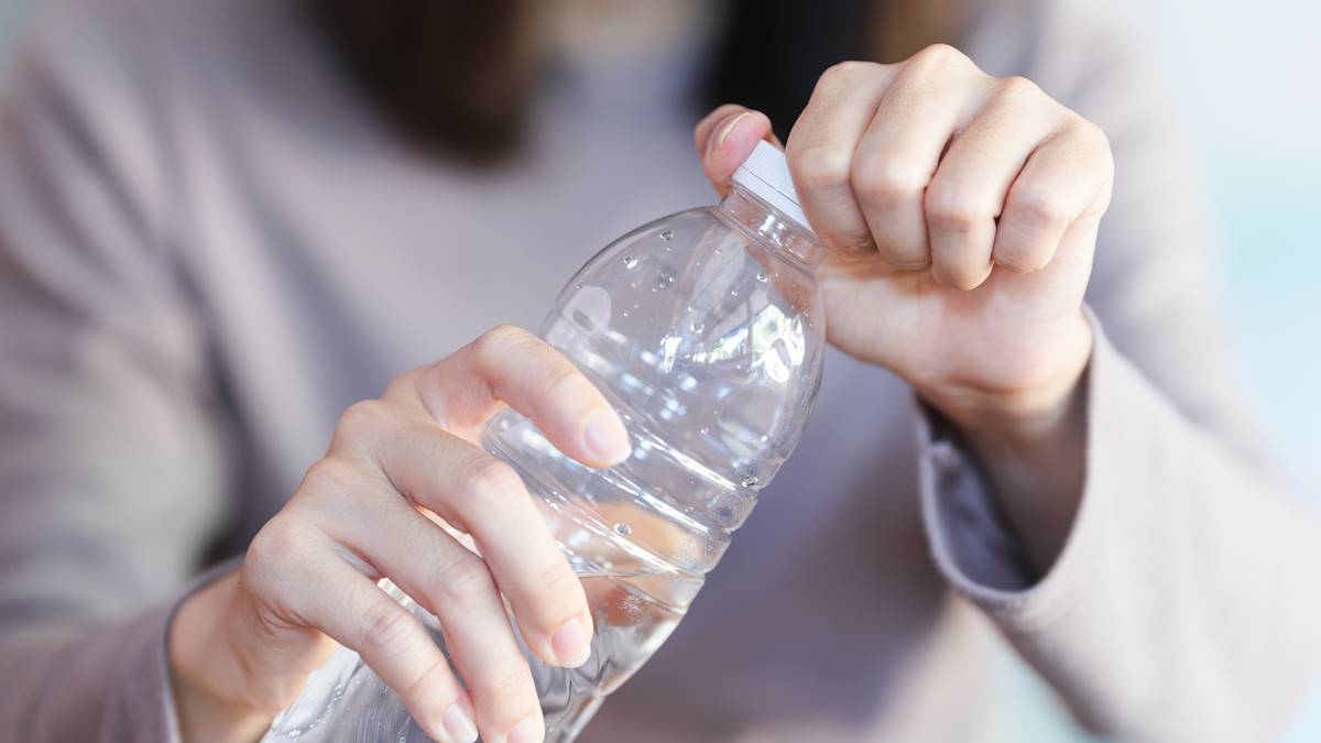 外食族注意！專家警告「１常見容器加熱」比塑膠袋更毒：塑膠微粒含量大增