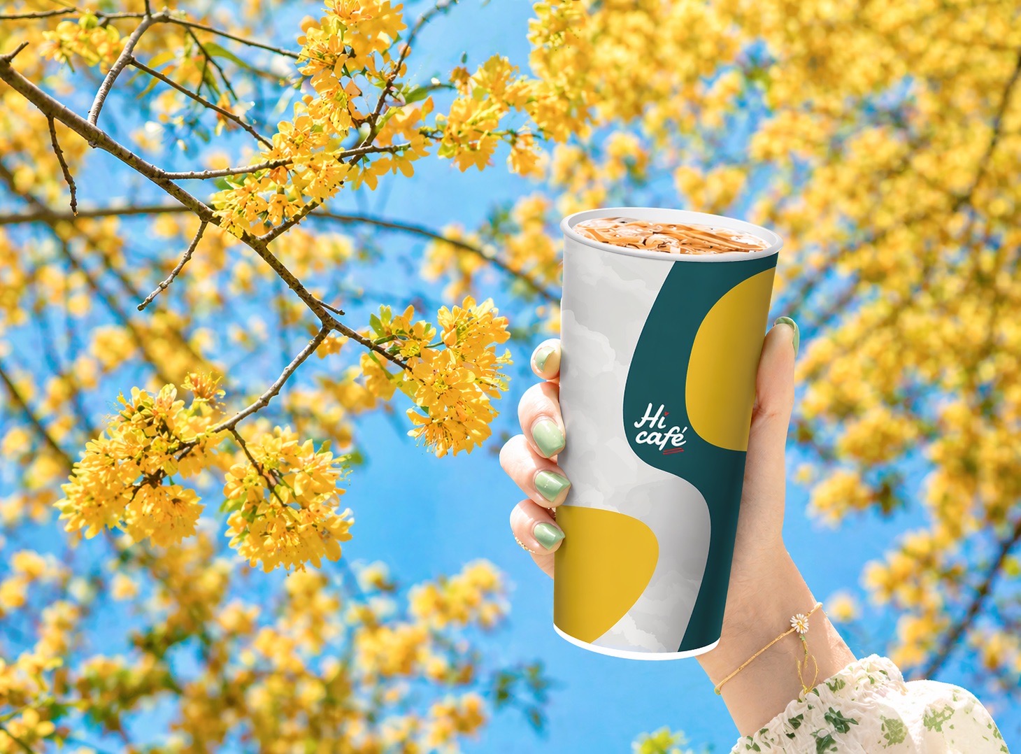 7-11珍奶日買２送２、勞動節買51送51！萊爾富咖啡買30送30、果昔半價喝