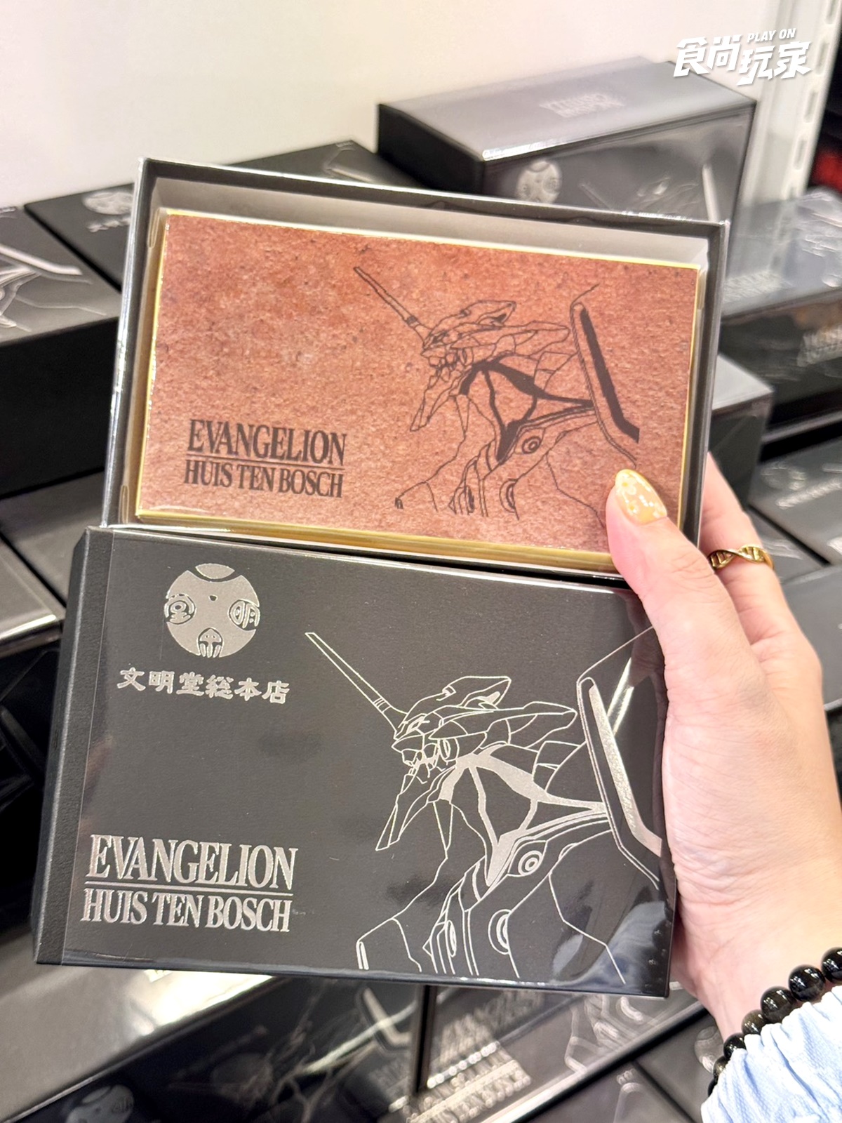 豪斯登堡變身EVA戰場！《新世紀福音戰士》8K飛行劇場、初號機霜淇淋、水舞秀